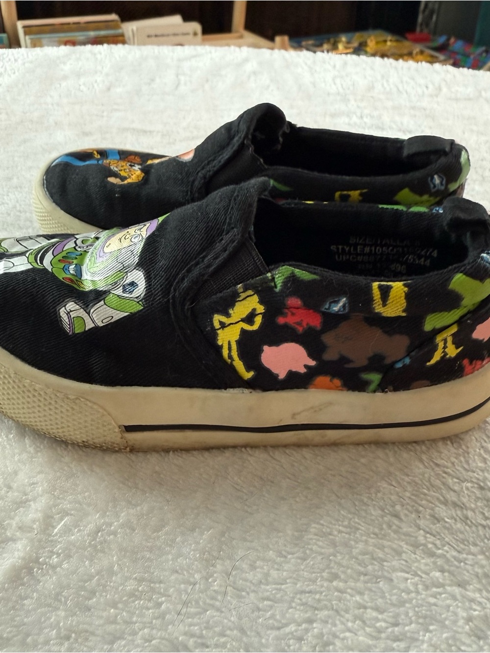 Disney Kids Black Sneakers with Woody and Buzz Lightyear - Picture 4 of 6